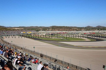Tribuna ROJA<br />MotoGP Valencia - Cheste